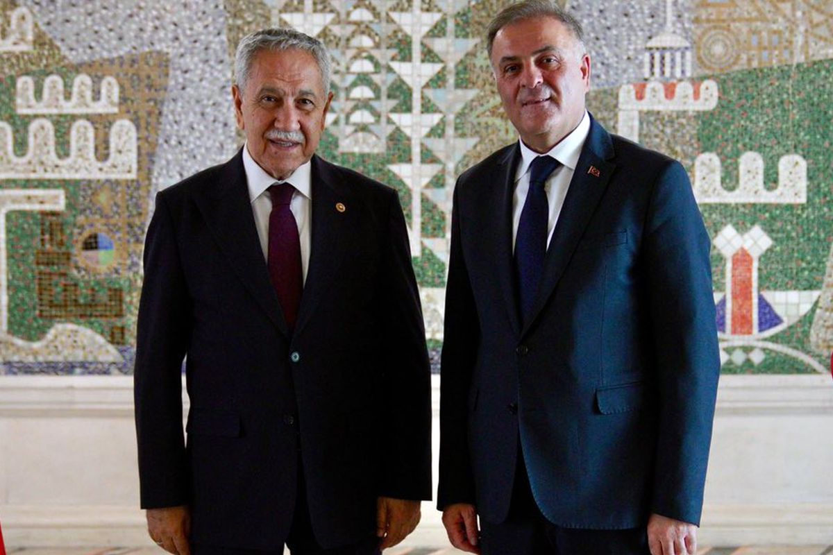 Bülent Arınç'tan İBB Başkanvekili Nuri Aslan'a ziyaret