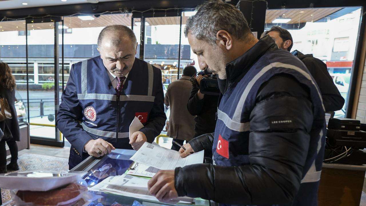 Bakanlıktan servis ücreti uyarısı: İşletmelere ceza uygulanacak