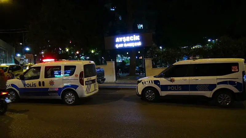 Boşanma aşamasındaki eşini çay bahçesinde tabanca ile öldürdü