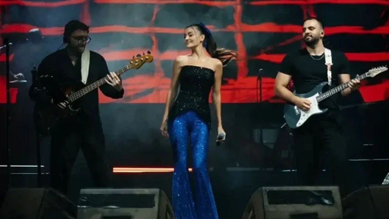 Elif Buse Doğan sahnede şaşkına döndü!
