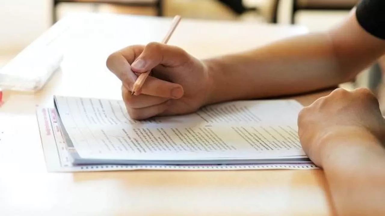 YKS'de kritik gün! AYT oturumu başladı