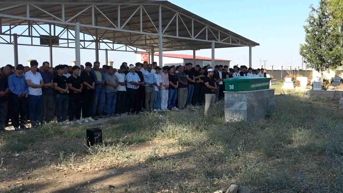 Husumetlisi tarafından pompalı tüfekle vurulan 19 yaşındaki genç öldü