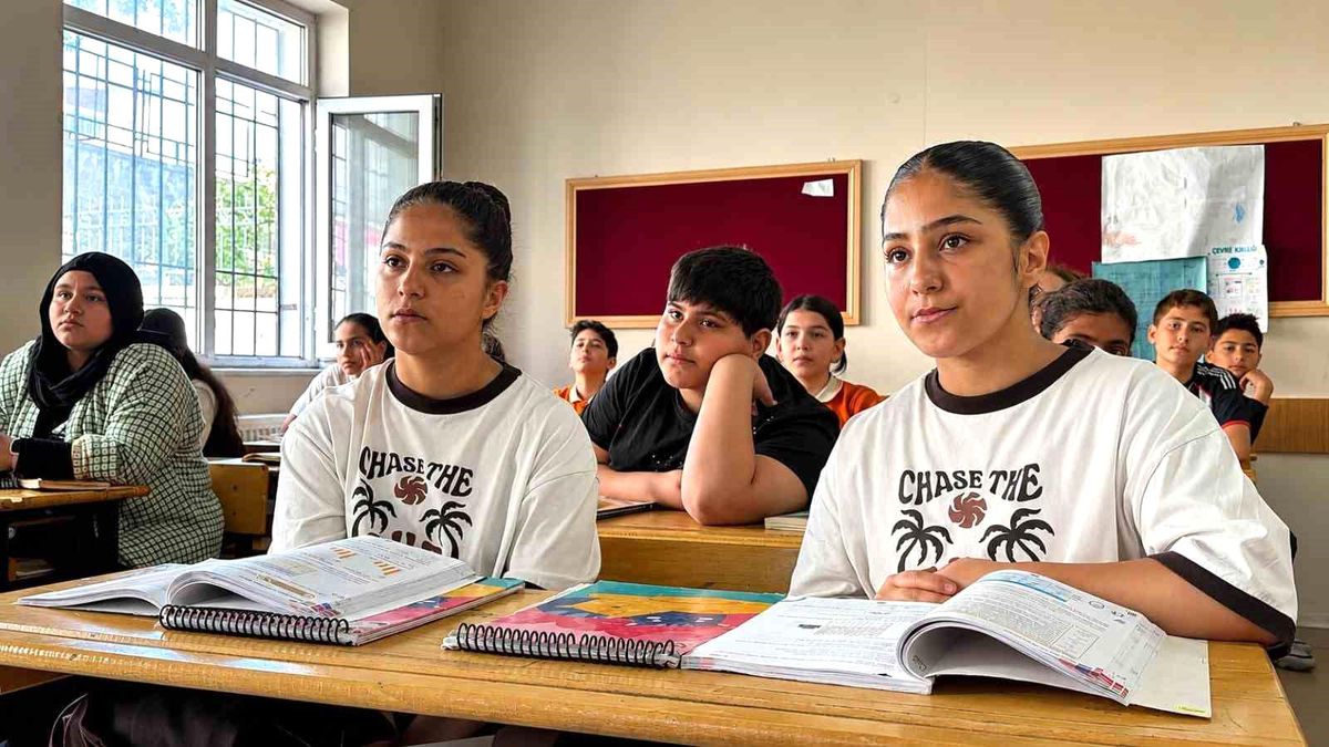 Aynı sırada başlayan yolculuk, aynı lisede devam etsin istiyorlar