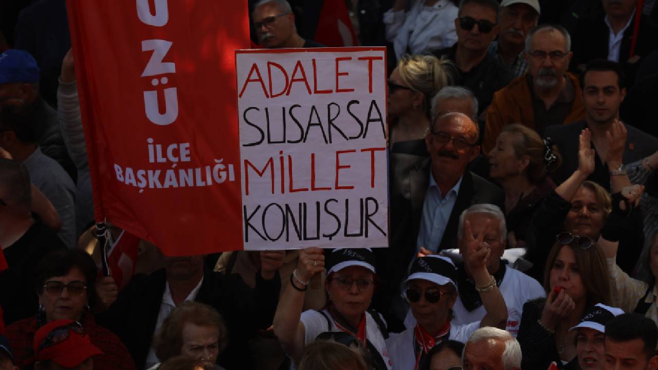 İç mesele değil rejim meselesi