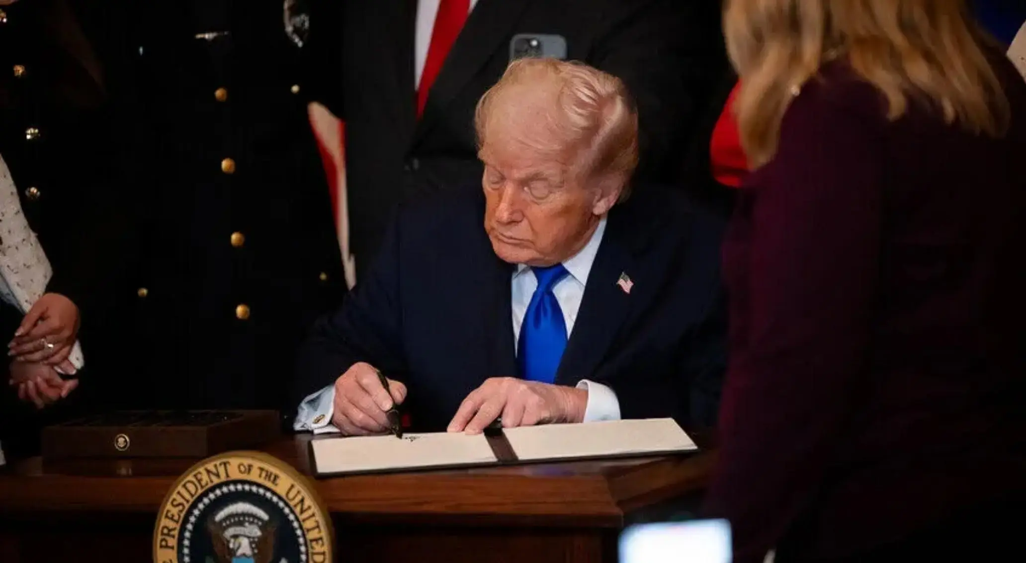 Trump'tan dikkat çeken çağrı! 'Rusya yaptırımlarına İran da eklensin'