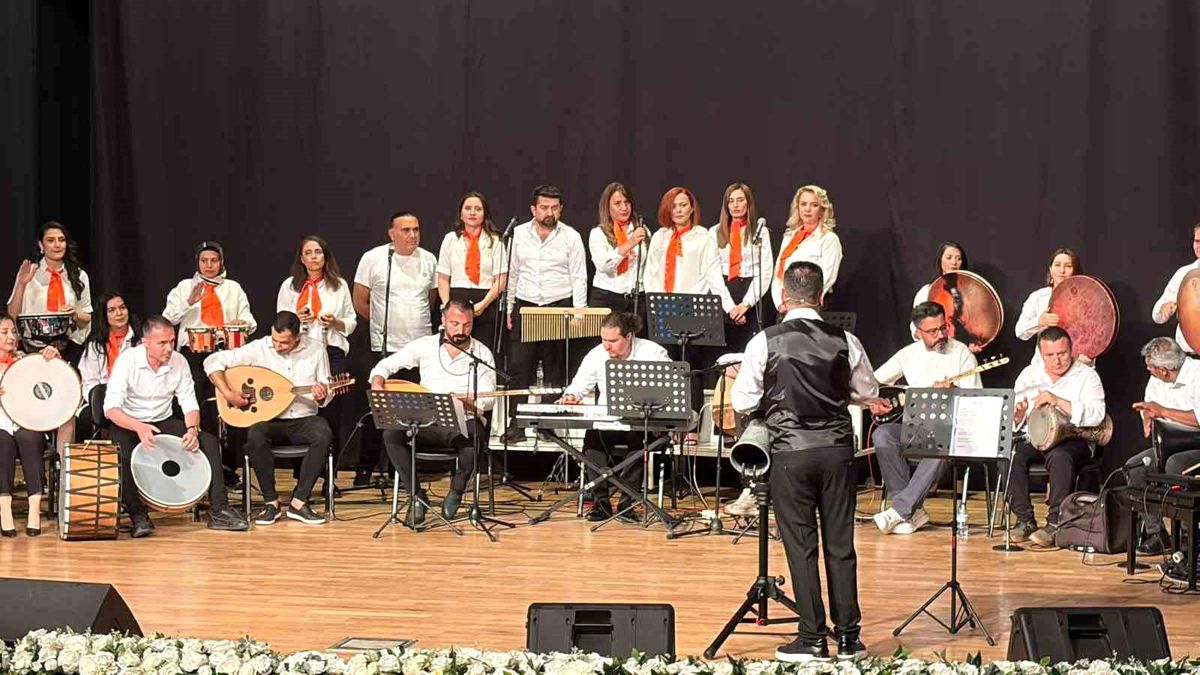 Kayseri'de talasemi hastaları ve aileler konserde moral buldu