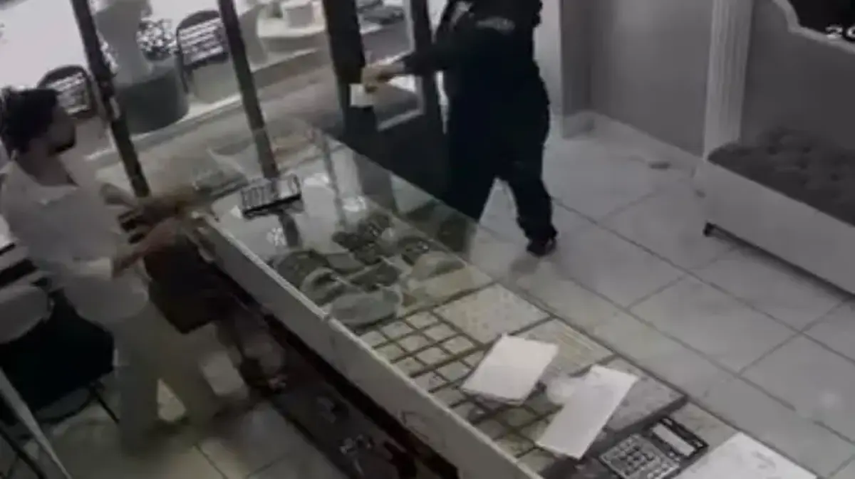 İnternetten ‘Soygun nasıl yapılır’ araştırması yaptı kuyumcu soydu