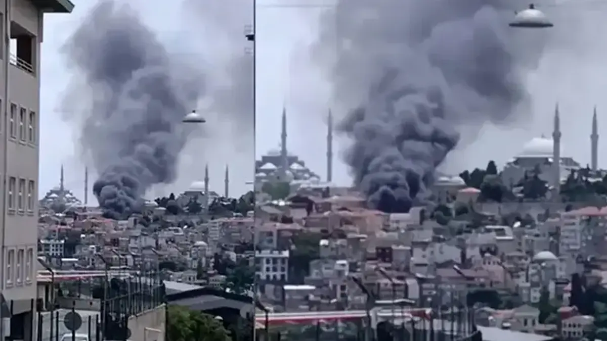 Fatih'te yangın! Araçlara sıçradı