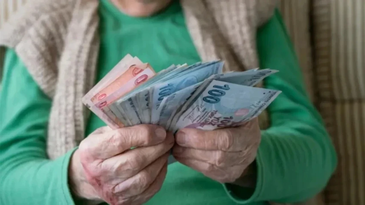 Emekli promosyonlarında büyük yarış! Bankalar kesenin ağzını açtı