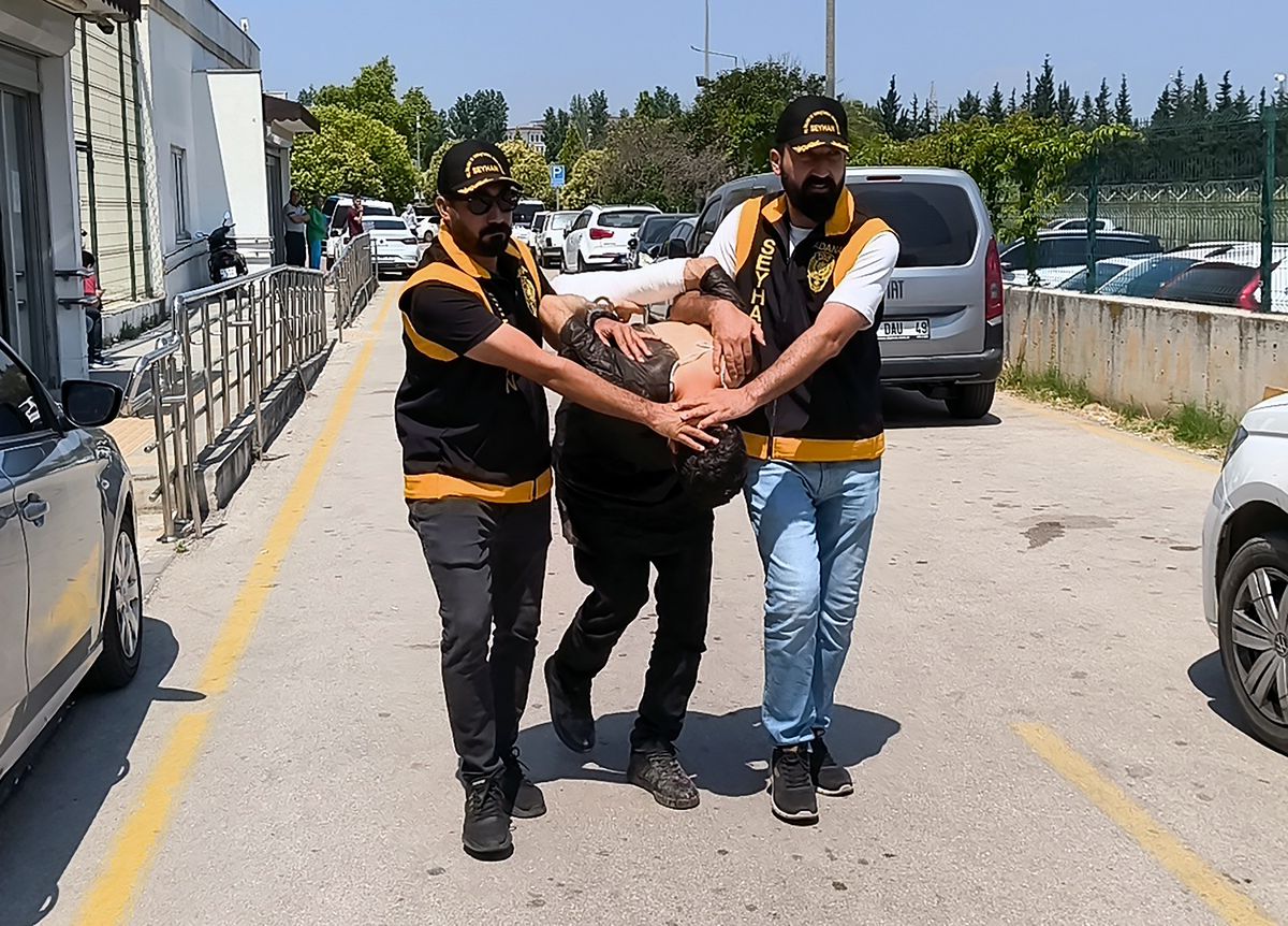Bıçakla yaraladığı kadına ilkokuldan beri platonik aşk beslemiş