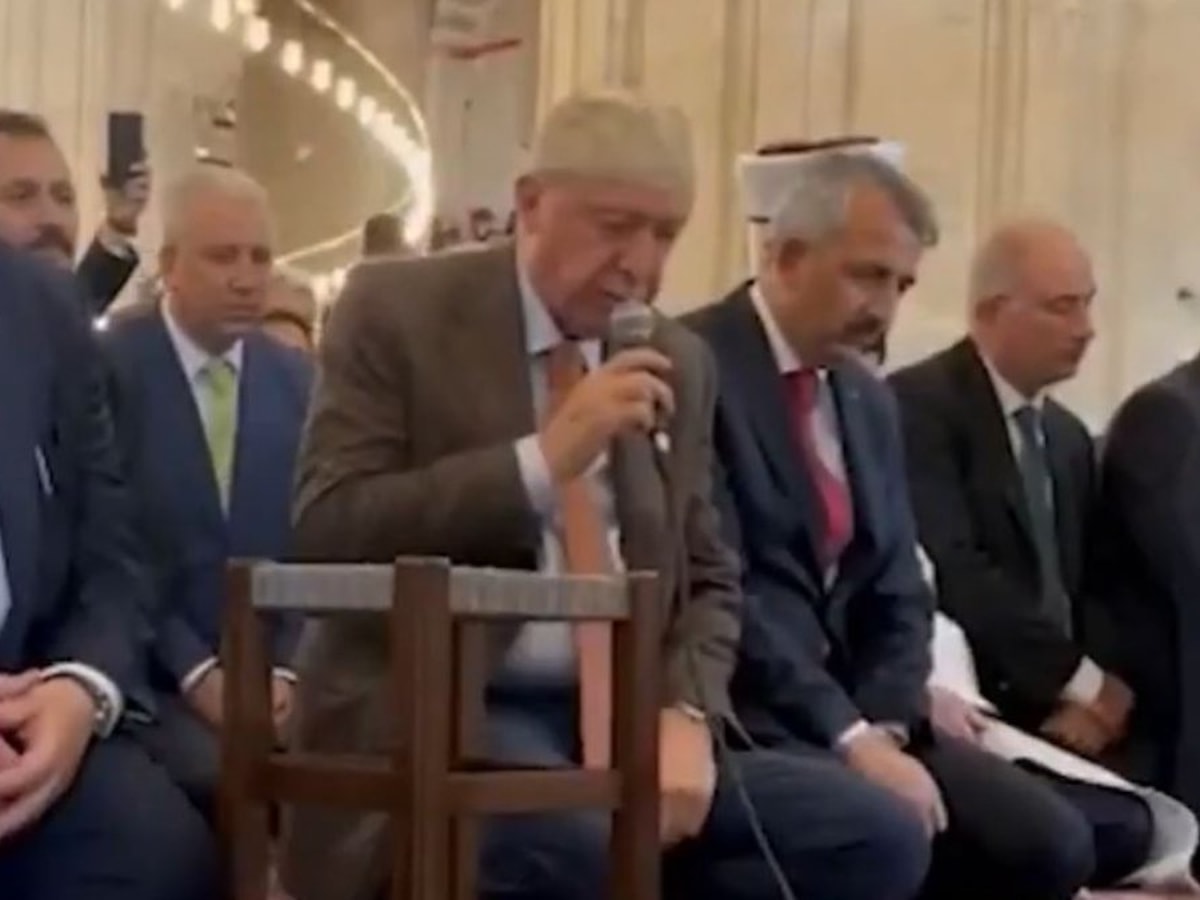 Cumhurbaşkanı Erdoğan, restorasyonu tamamlanan Selimiye Camii'nde Kur'an-ı Kerim okudu