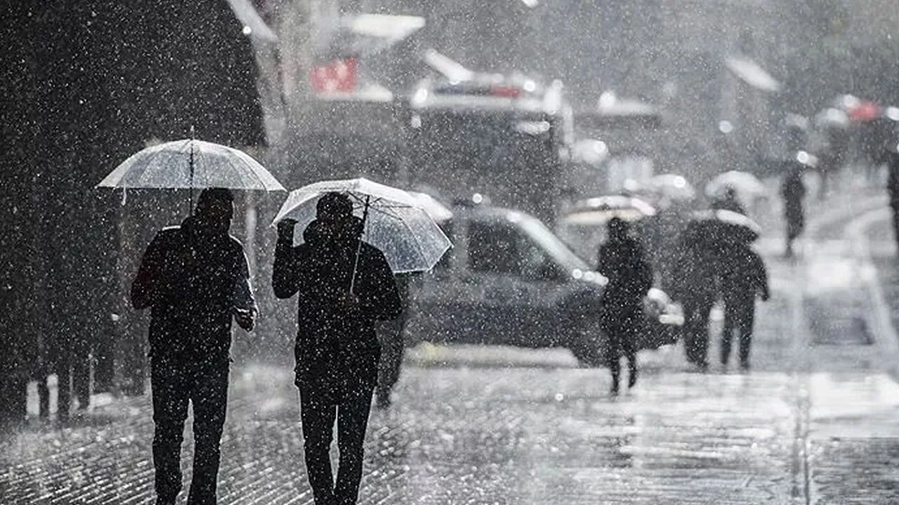 İstanbul'a sağanak alarmı! Valilikten peş peşe uyarılar