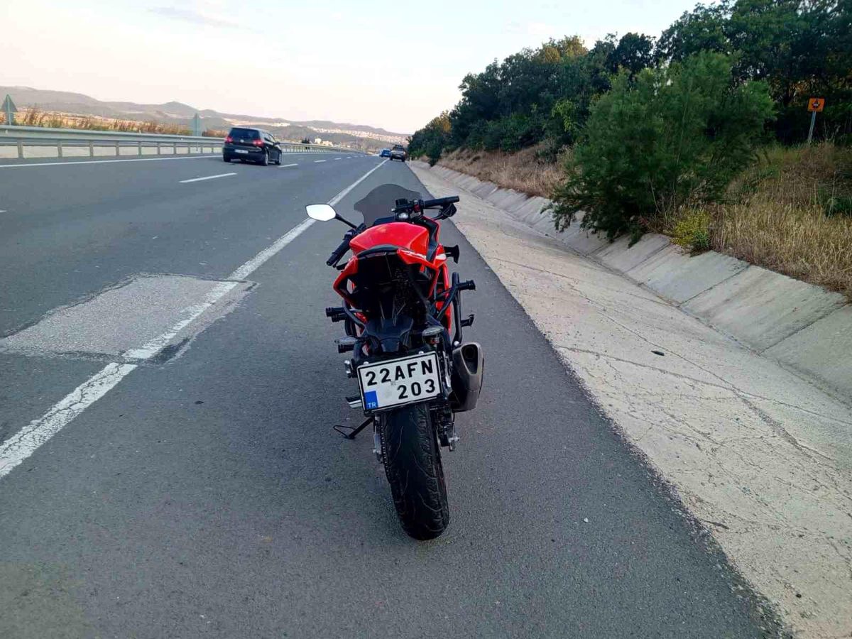Keşan'da otomobil ile çarpışan motosiklet sürücüsü yaralandı