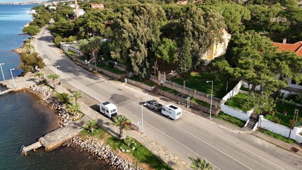 Balıkesir Büyükşehir'den Ayvalık'ta karavan parkı yasağı kararı