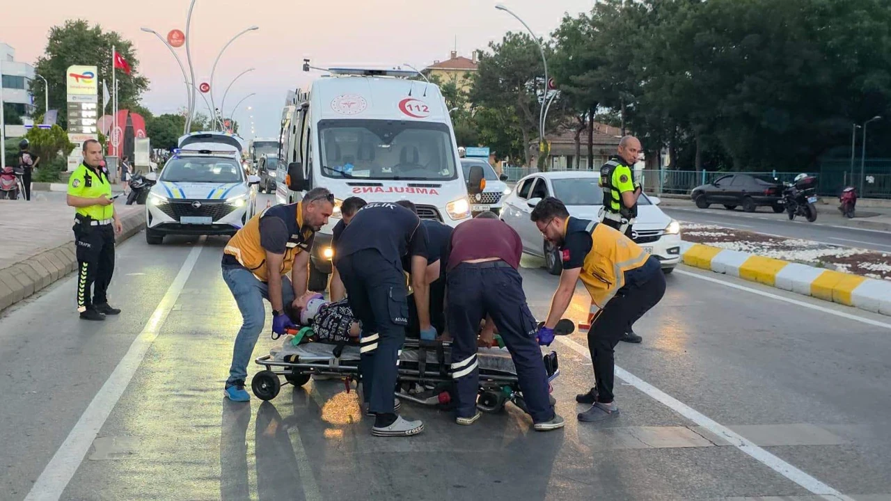 Edirne'de motosikletler çarpıştı: 1 yaralı