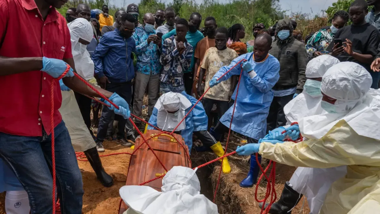 Kongo'da Ebola salgını yayılıyor: Toplu etkinlikler yasaklandı