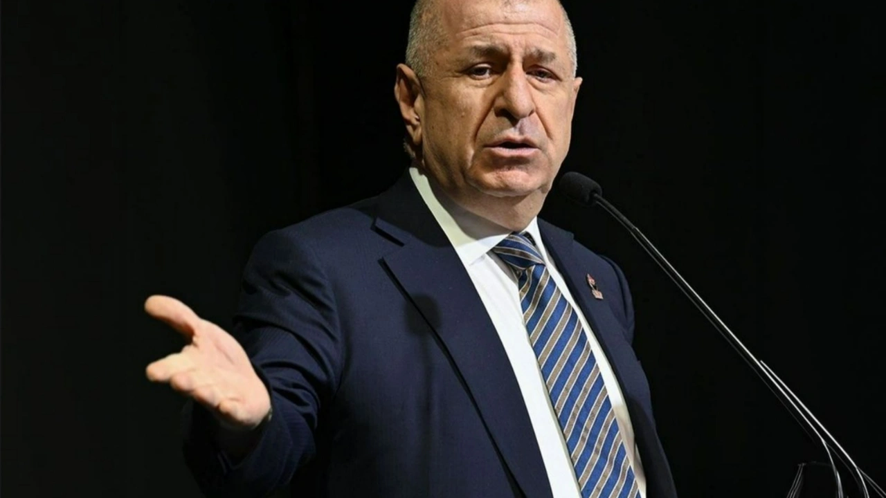 Ümit Özdağ'dan öğrencilere ücretsiz pasaport sözü: O şartı sağlayanlar yararlanacak