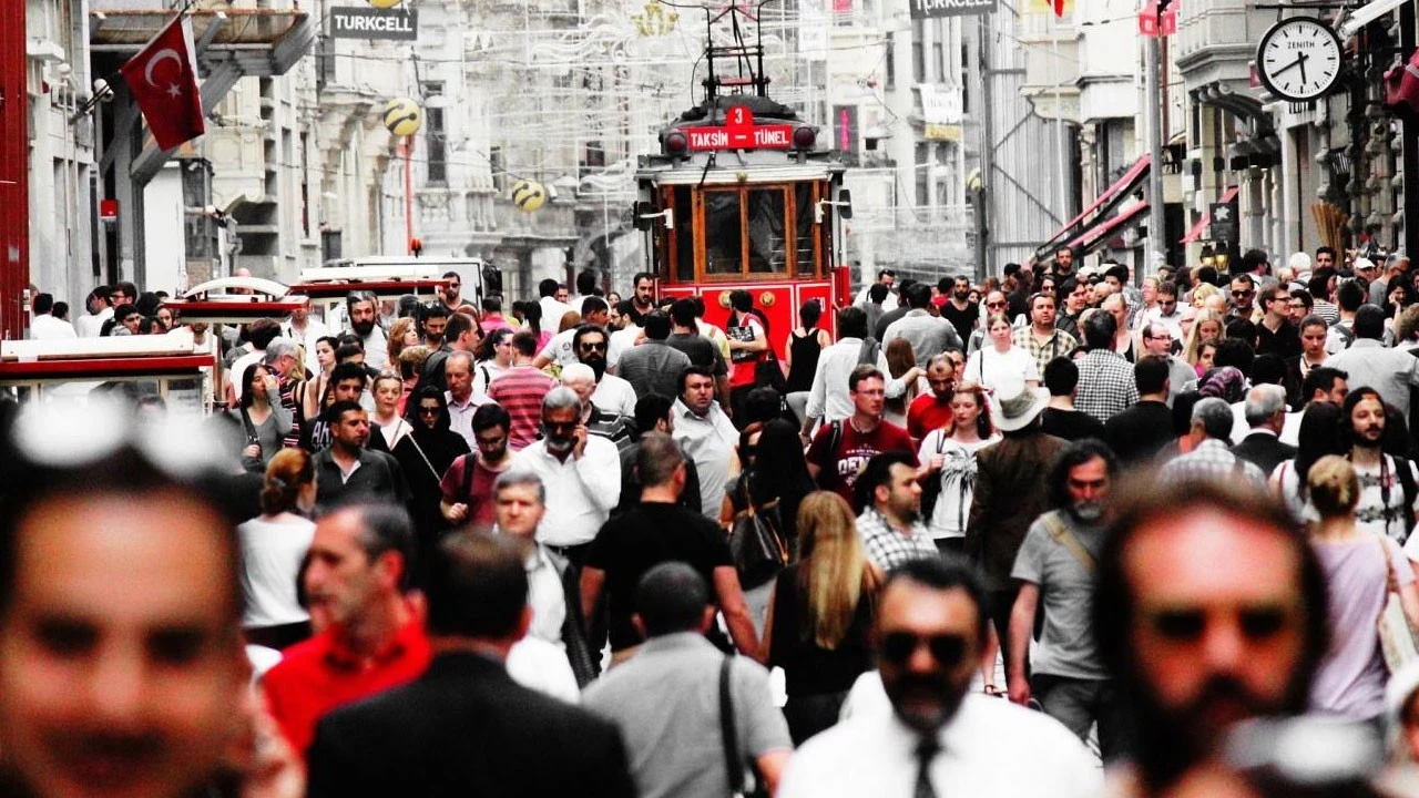 TÜİK açıkladı: Türkiye'nin nüfus sıralaması belli oldu! Avrupa'yı geride bıraktık!