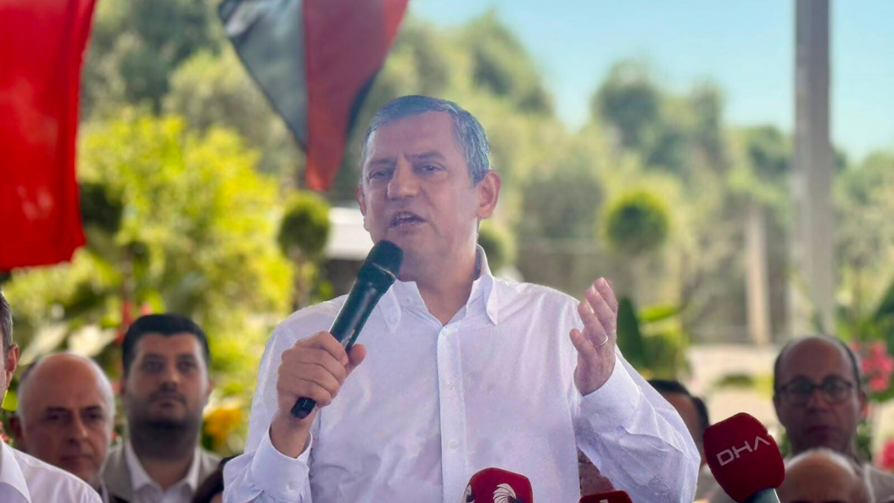Özgür Özel: Güçlü liderin şakadan, espriden ödü kopmaz