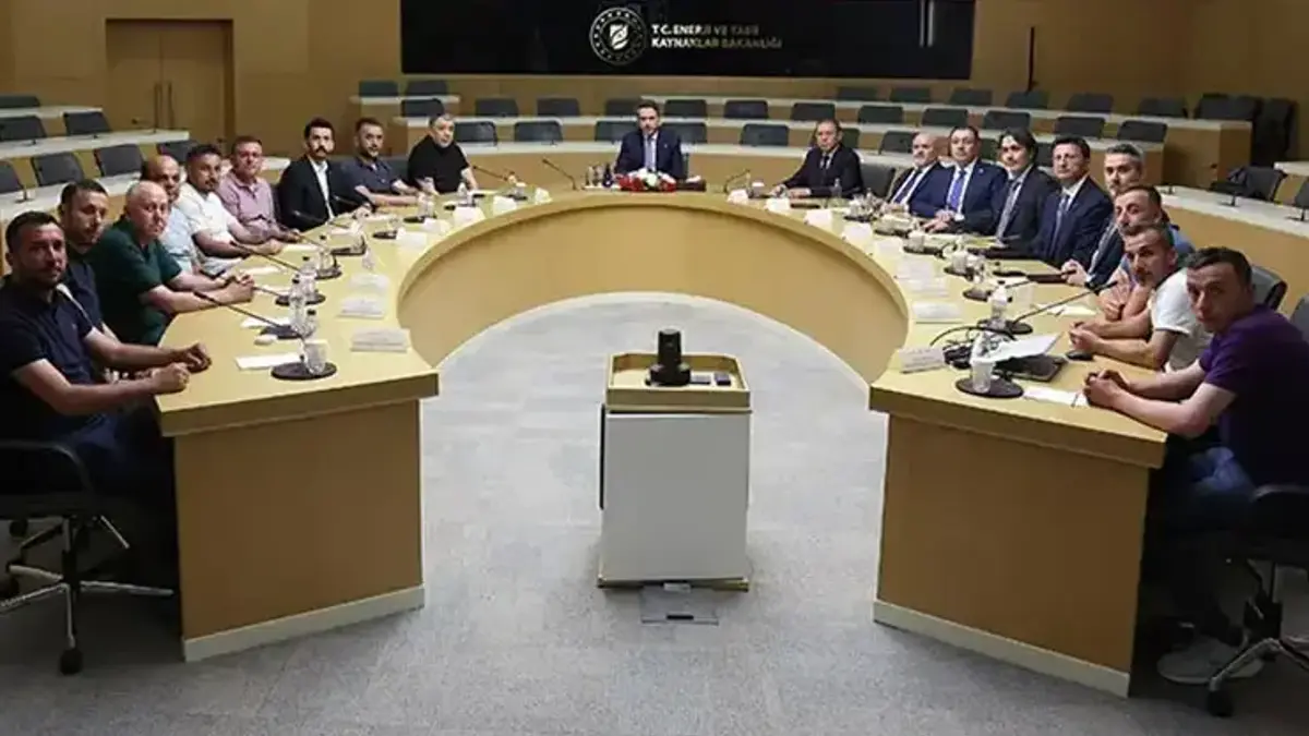 Bakan Bayraktar, Doruk Madencilik işçileriyle bir araya geldi