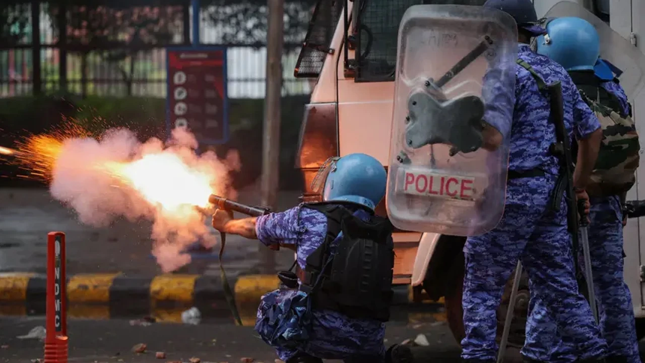 Z kuşağı pes etmedi, hükümet geri adım attı: Hindistan’da bakan istifa etti