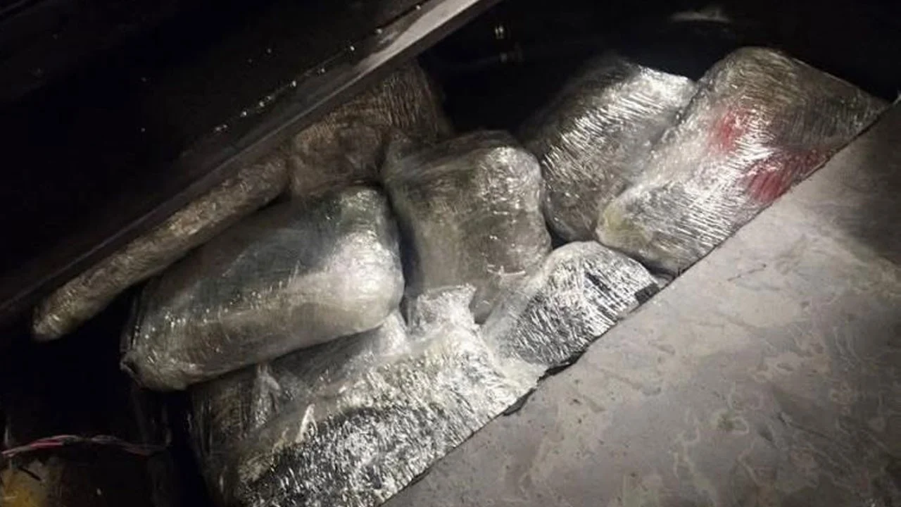 Uyuşturucu tacirlerine sınırda ağır darbe: 47 kilo esrar ele geçirildi