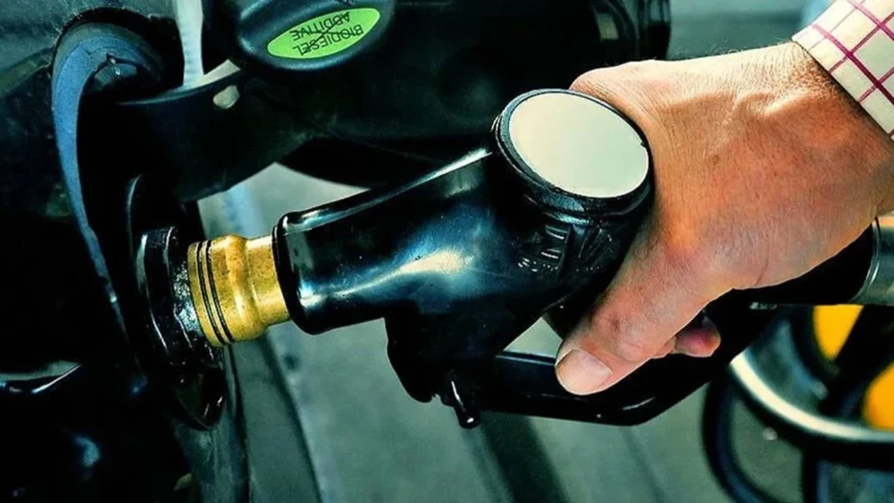 Araç sahipleri dikkat: Motorine indirim geliyor!