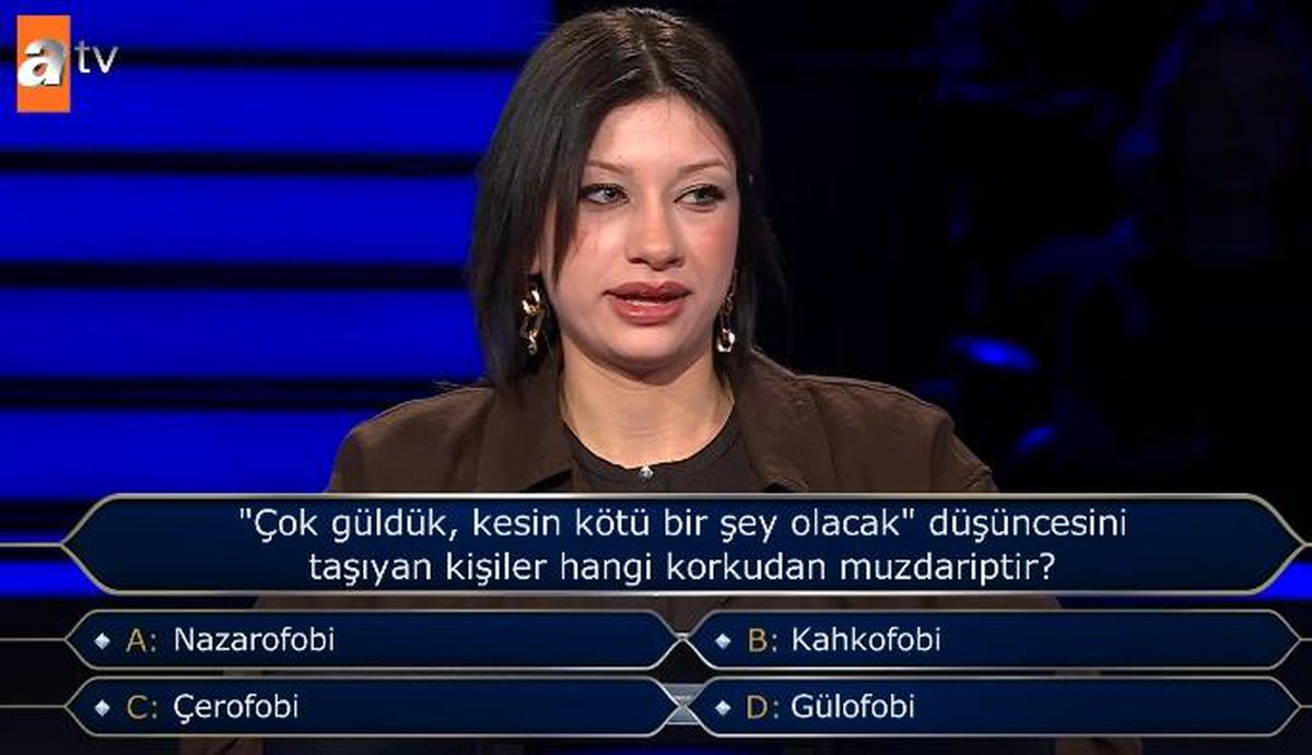 "Çok güldük, kesin kötü bir şey olacak" düşüncesini taşıyan kişiler hangi korkudan muzdariptir?