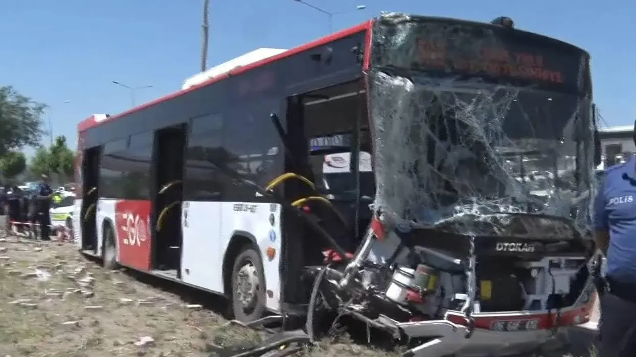 Başkentten acı haber! EGO otobüsünün karıştığı kazada 1 ölü, 9 yaralı