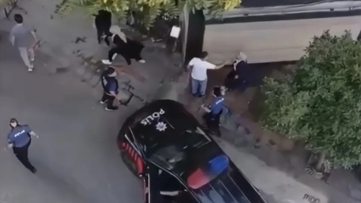 Çocukluk arkadaşlarının arasına 'eski nişanlı' girdi!