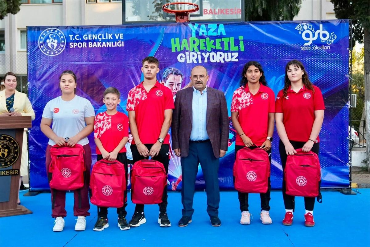 Balıkesir'de spor okulları yaz dönemi açılışı yapıldı