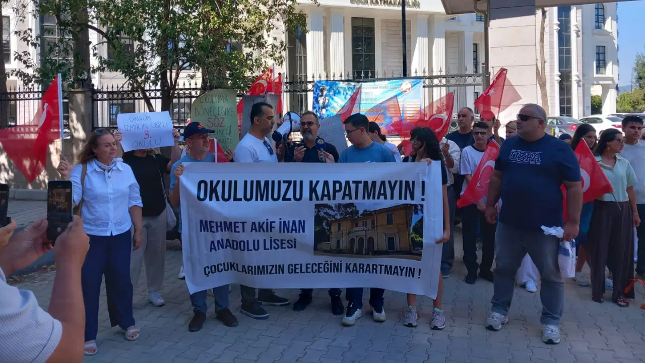 Buca Mehmet Akif İnan Anadolu Lisesi velilerinden Okulumuzu geri istiyoruz çağrısı