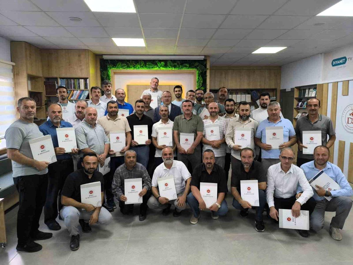 Bolu'da gönüllü din görevlilerine başarı belgesi