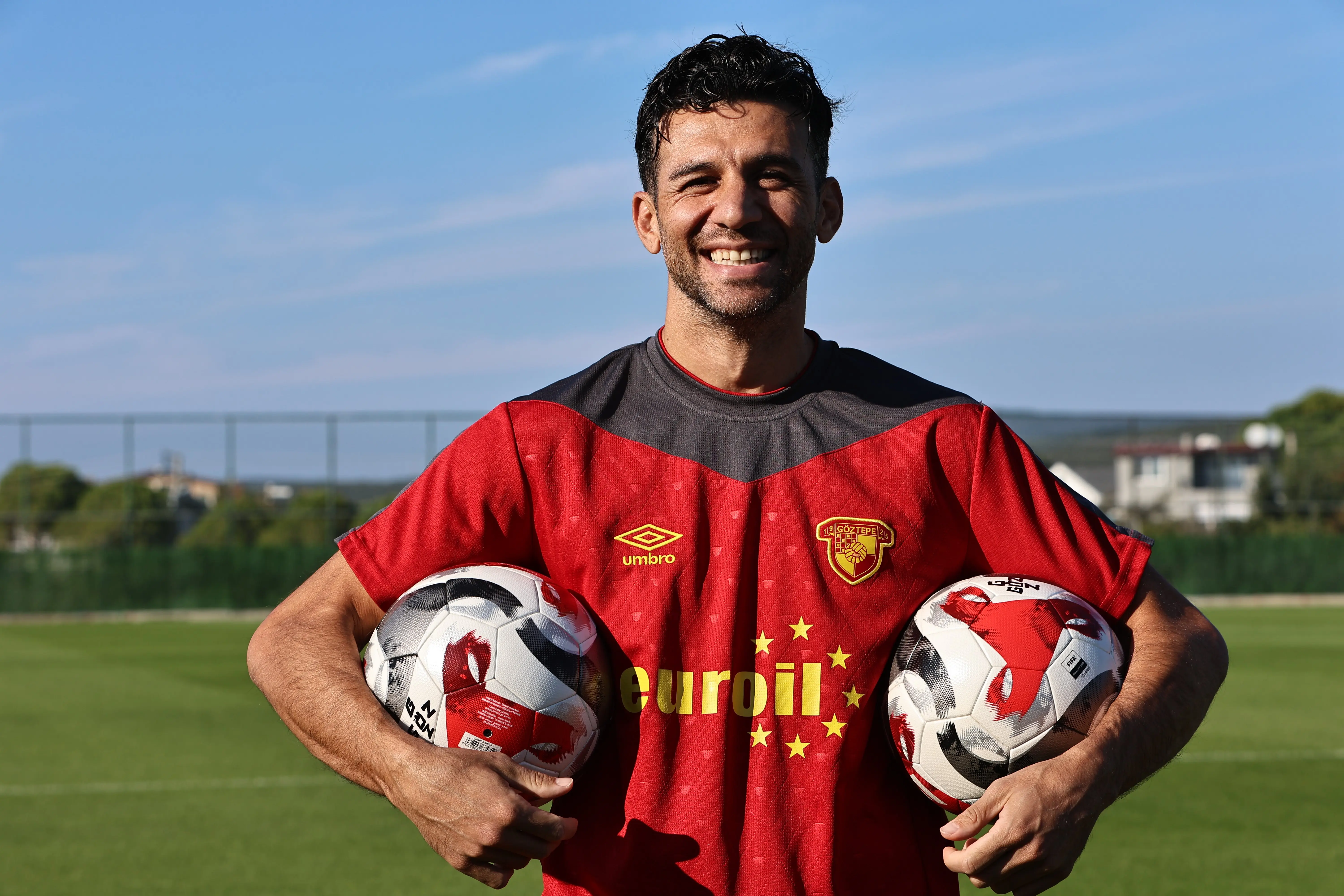 İsmail Köybaşı futbolu bıraktı!