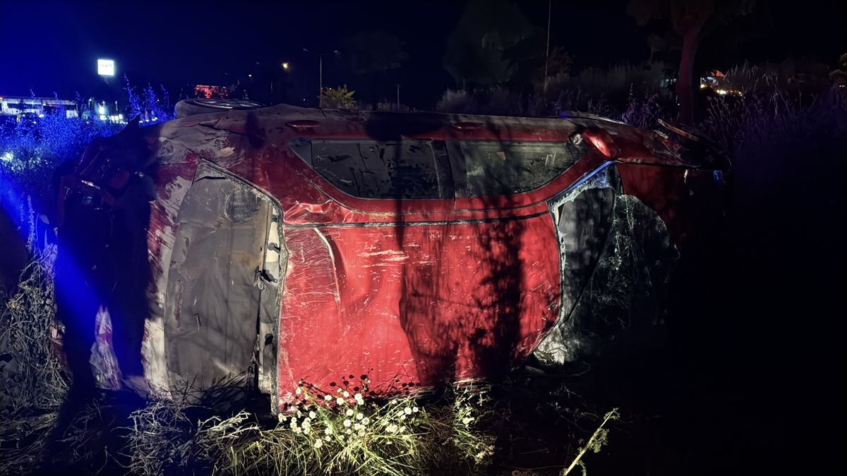 Bolu'da takla atan otomobildeki 2 kişi yaralandı