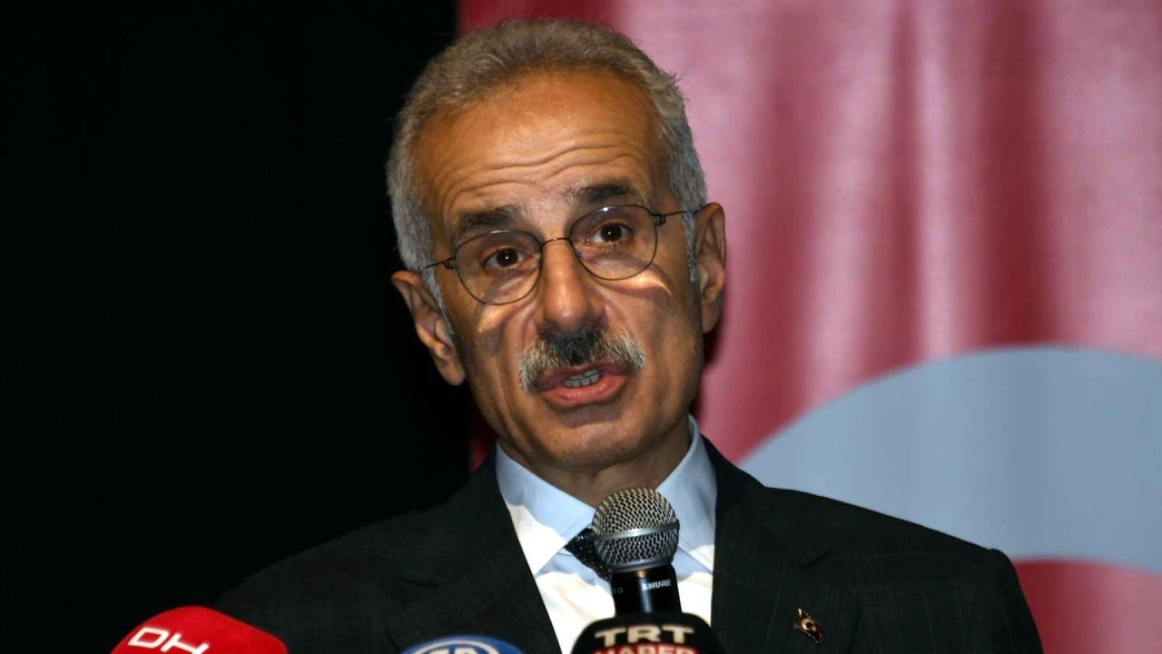 Bakan Uraloğlu: Memur maaşlarının 10 gün yatmadığı zamanları biliriz