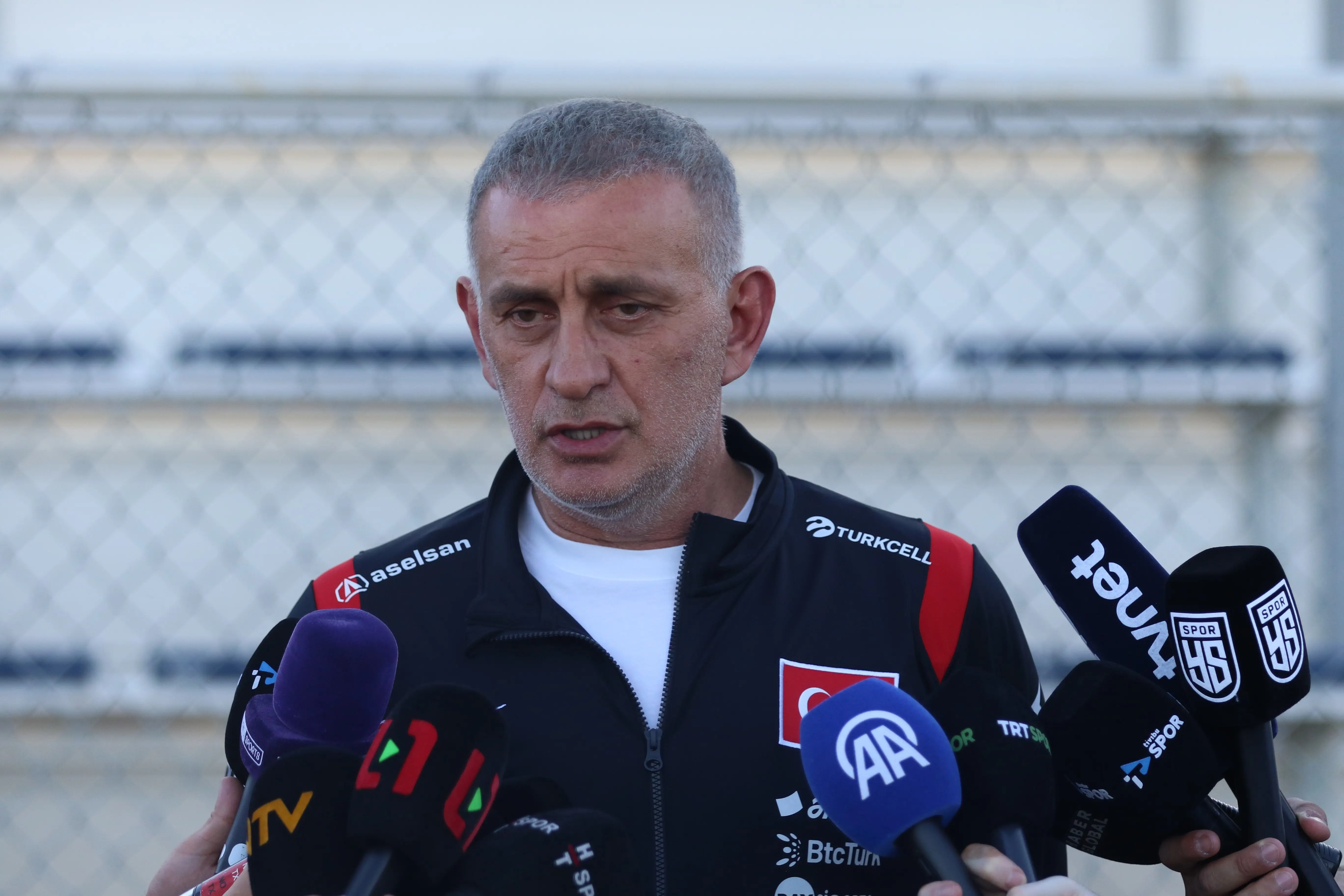 İbrahim Hacıosmanoğlu'ndan taraftarlara özür ve umut mesajı