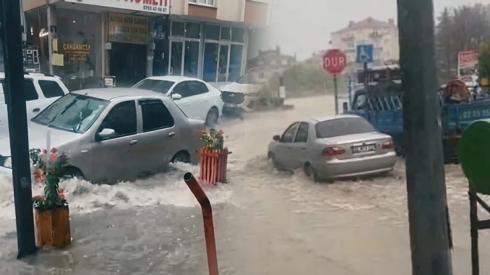 Türkeli’yi kuvvetli yağışlar etki altına aldı