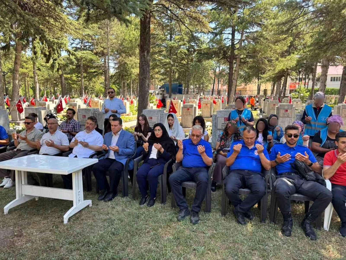 Eskişehir'de şehitleri anma programı gerçekleştirildi