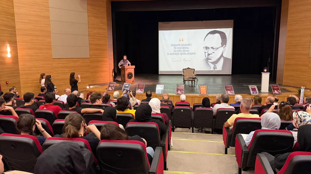 Cemil Meriç'in doğumunun 110. yılı! Prof. Dr. Ümit Meriç, Düzce'de öğretmen ve öğrencilerle bir araya geldi