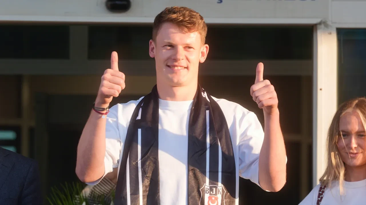 Nübel, Beşiktaş'ın teklifine verdiği ilk tepkiyi açıkladı! "Beşiktaş'tan gelen teklifi duyduğumda..."