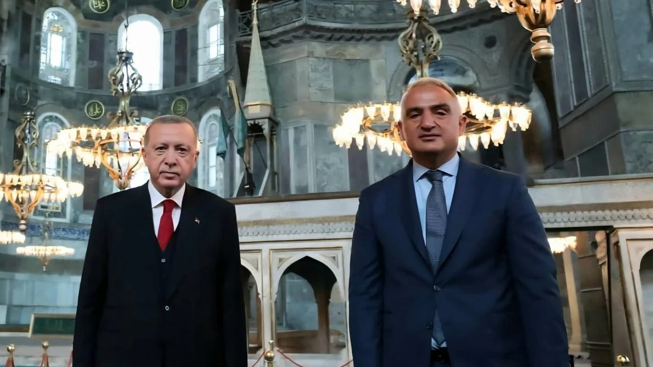 Bakan Ersoy'dan Ayasofya paylaşımı