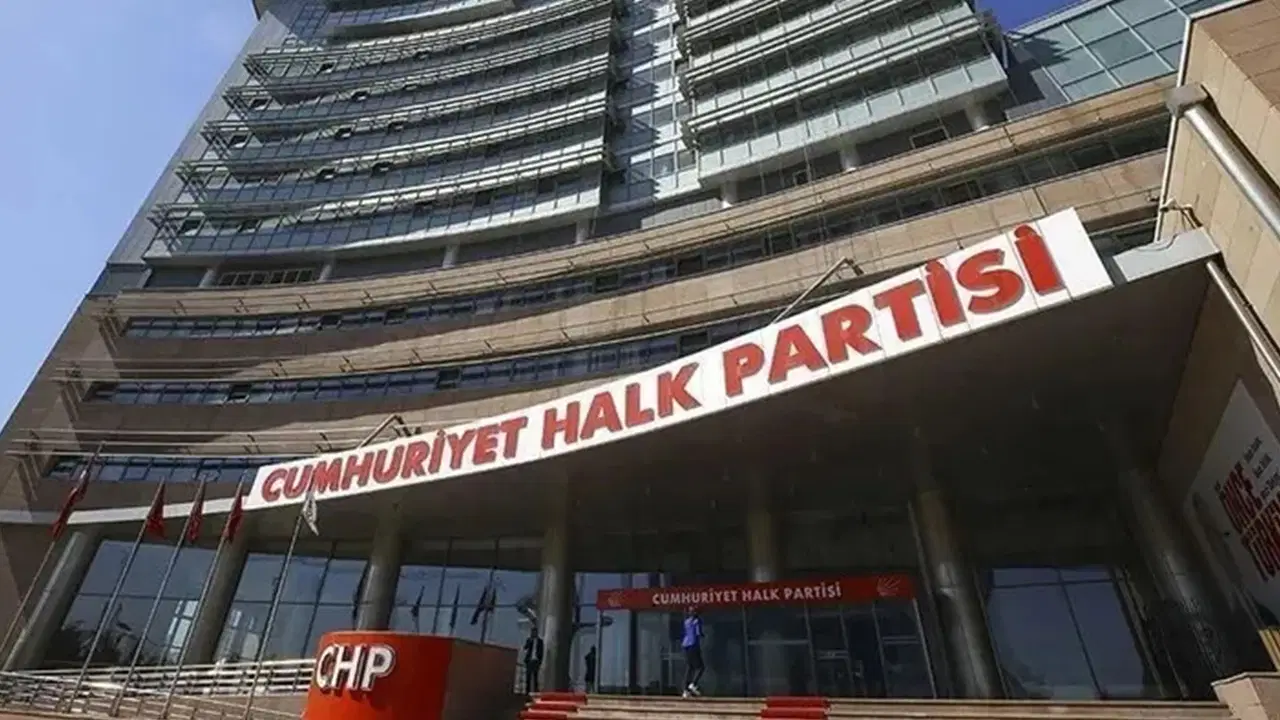 CHP Giresun'da İl Kadın Kolları Yönetimi görevden alındı