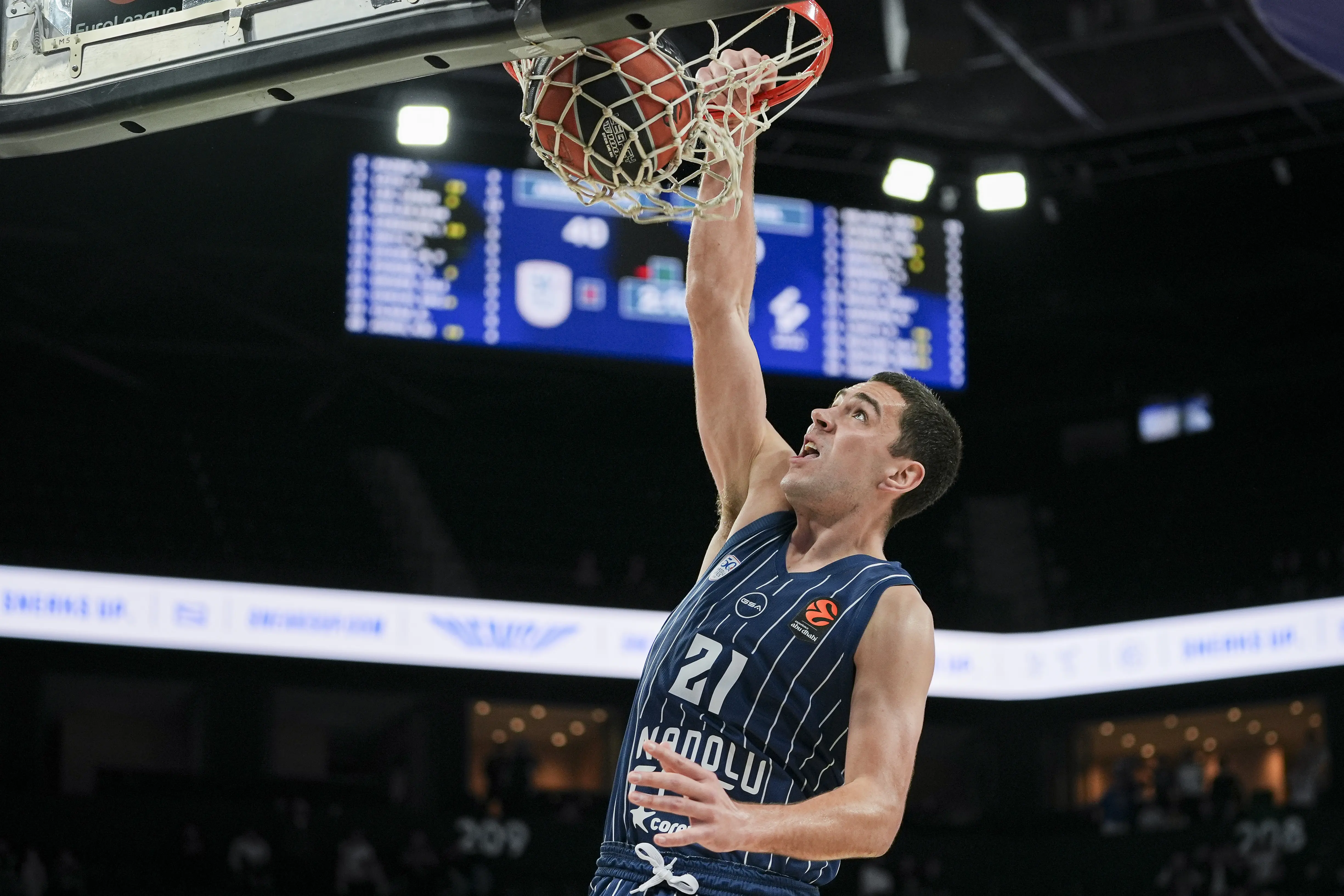 Anadolu Efes'te bir ayrılık daha!