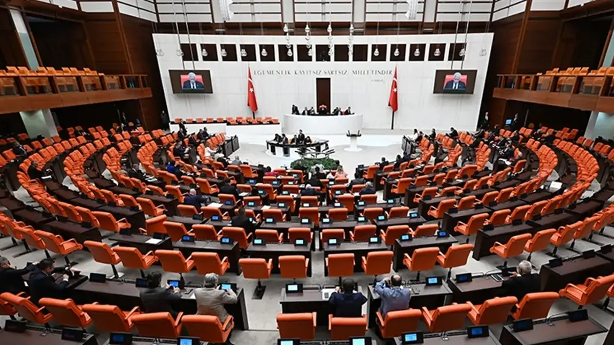 Özgür Özel ve 11 vekilin dokunulmazlık dosyaları TBMM'ye sevk edildi