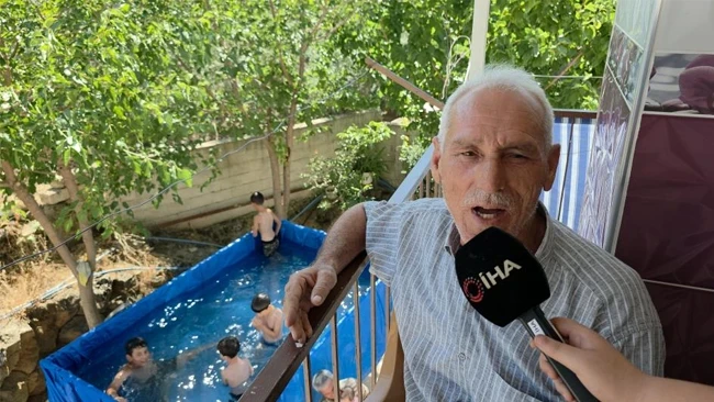 Tatil için yanına gelen torunları istedi: Harekete geçti! 'Deniz istedik, dedem denizi buraya getirdi'