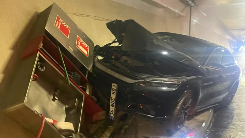Avrasya Tüneli'nde meydana gelen kaza sebebiyle tünel trafiğe kapatıldı