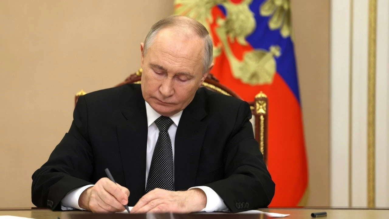 Putin'den flaş açıklama: Rusya barış görüşmelerine hazır