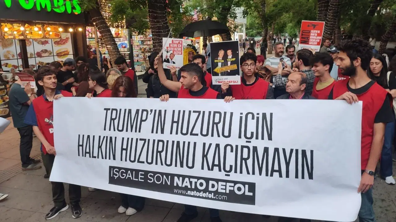 Gençlerden Trump mizansenli NATO tepkisi: Önlemler işgalci olduklarının kanıtı