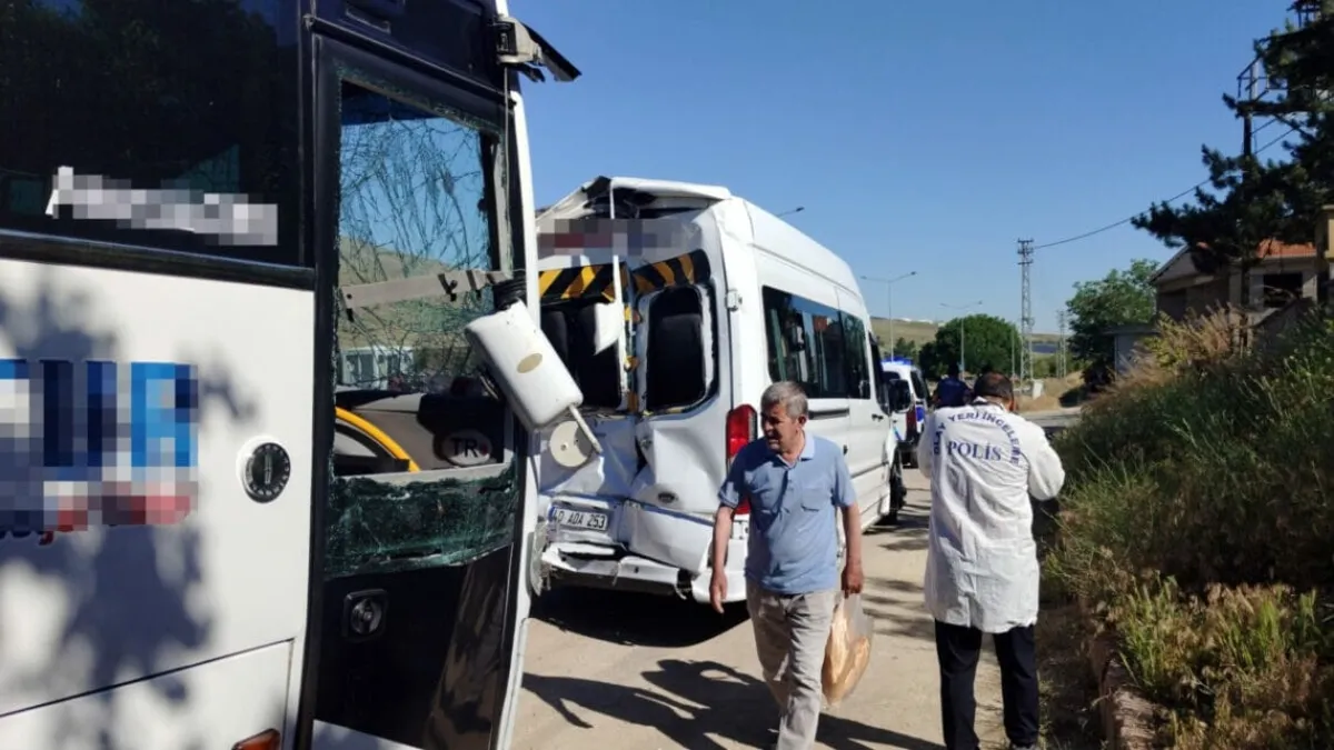 Kırşehir’de işci servisleri çarpıştı: Yaralı sayısı 42’ye yükseldi